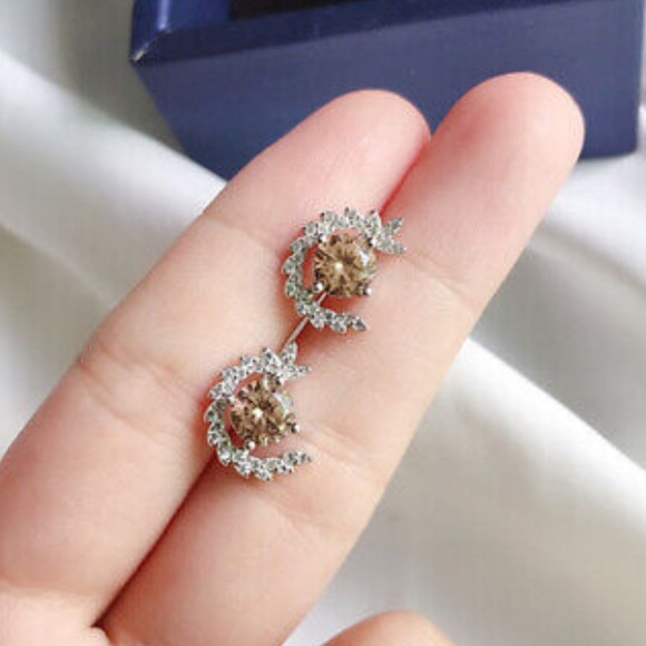 NWT sparkling sterling silver diamond earrings - Picture 2 of 7